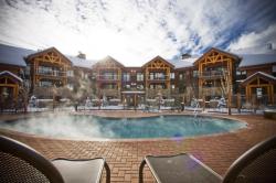 steamboat-bear-lodge-pool.jpeg